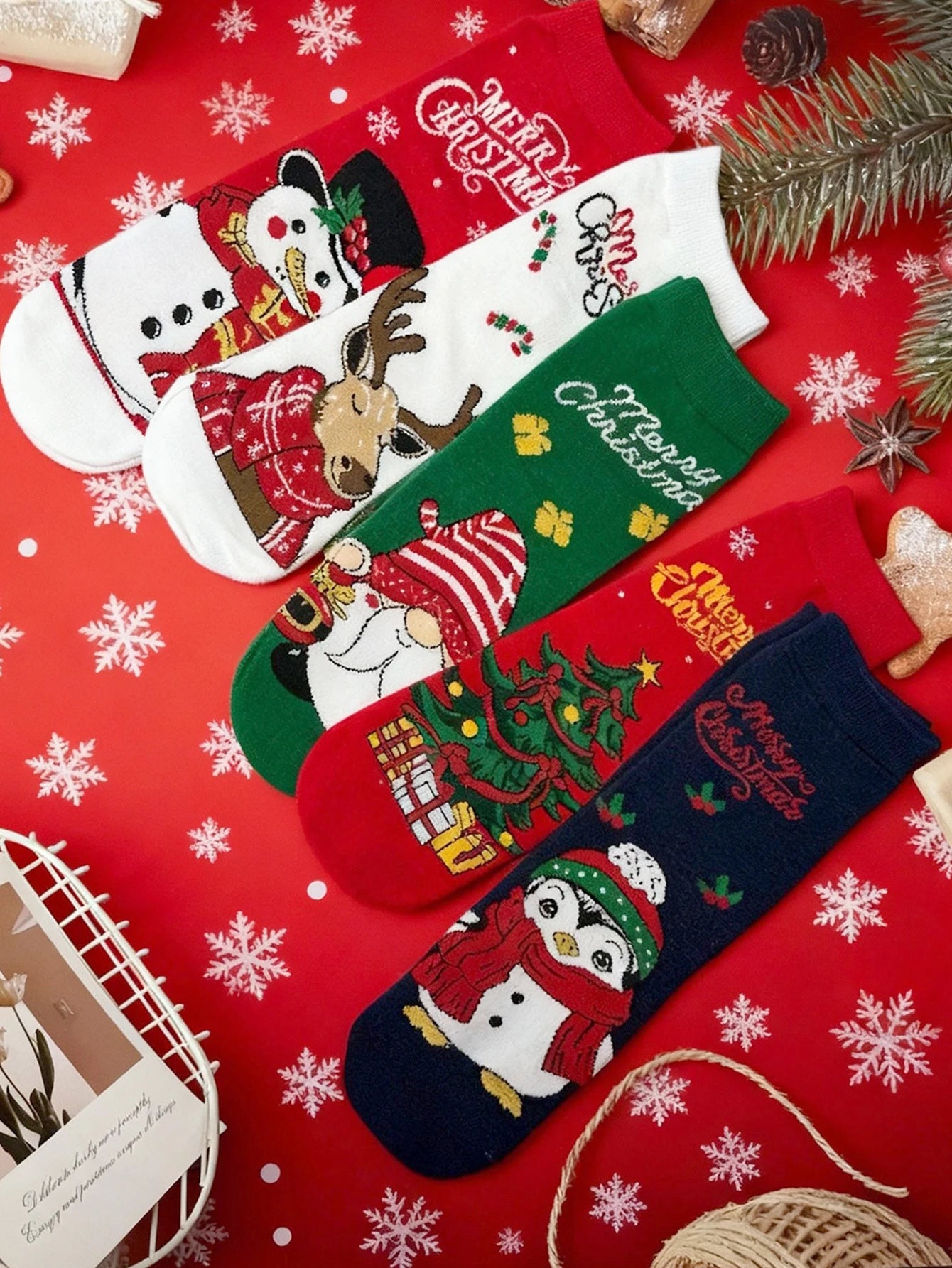 The Lunoir Merry Socks
